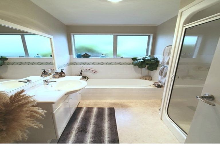 Photo of property in 178 Orangi Kaupapa Road, Northland, Wellington, 6012