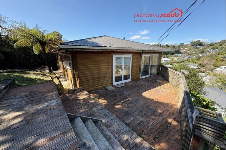 Photo of property in 145 Ruskin Road, Newlands, Wellington, 6037