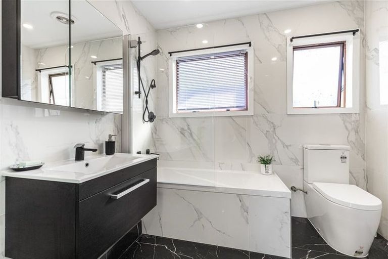Photo of property in 5/31 Blease Street, New Lynn, Auckland, 0600