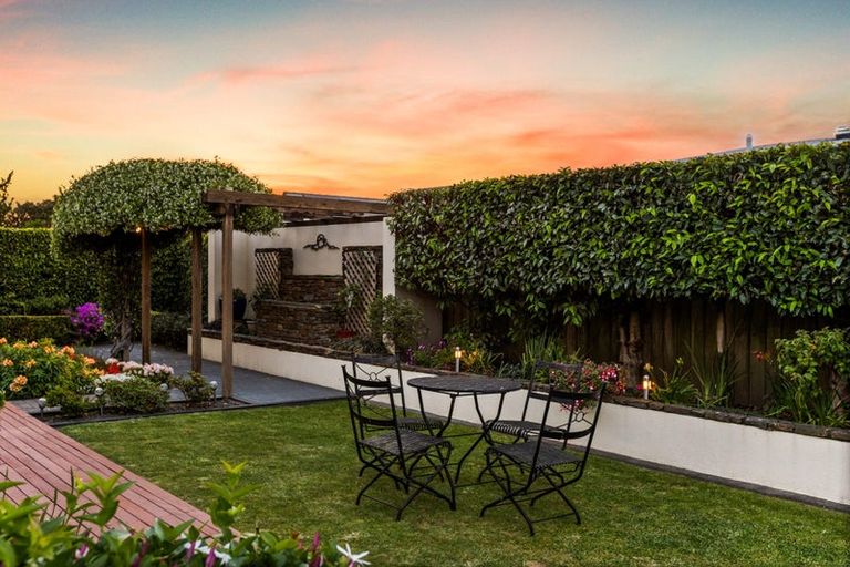 Photo of property in 11 Park Lane, Greenmeadows, Napier, 4112