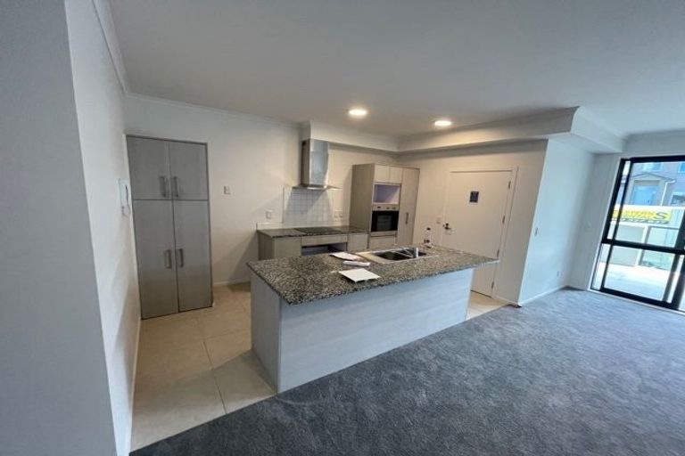 Photo of property in 19/11 Carlos Drive, Flat Bush, Auckland, 2016