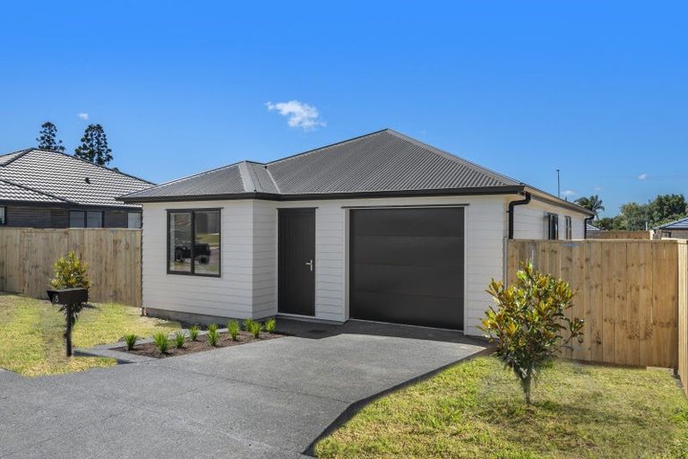 Photo of property in 5 Pouate Way, Waiuku, 2123