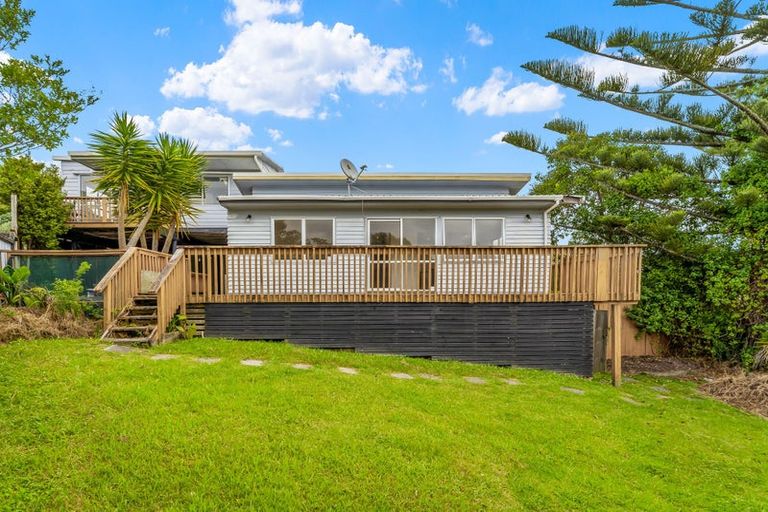 Photo of property in 2a Holiday Road, Stanmore Bay, Whangaparaoa, 0932