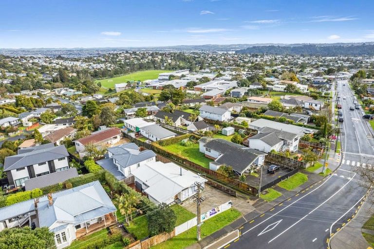 Photo of property in 116c Birkdale Road, Birkdale, Auckland, 0626