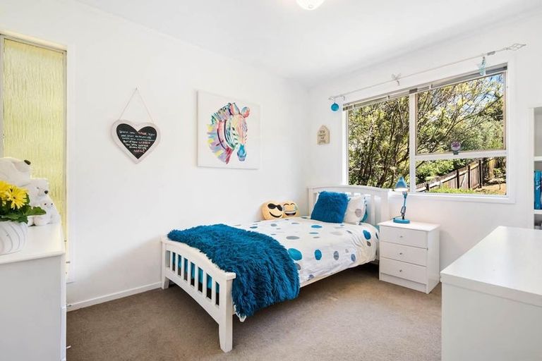 Photo of property in 37 Wyoming Avenue, Murrays Bay, Auckland, 0630