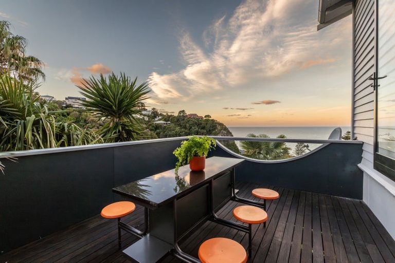 Photo of property in 18 Hukarere Road, Bluff Hill, Napier, 4110