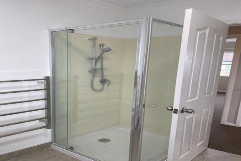 Photo of property in 101 Stanley Road, Glenfield, Auckland, 0629