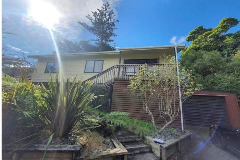 Photo of property in 6 Nielsen Place, Massey, Auckland, 0614
