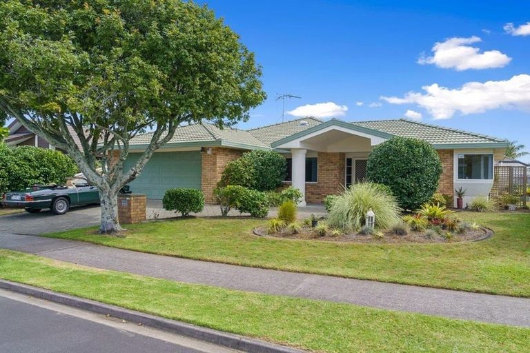 Photo of property in 122 Santa Monica Drive, Papamoa Beach, Papamoa, 3118