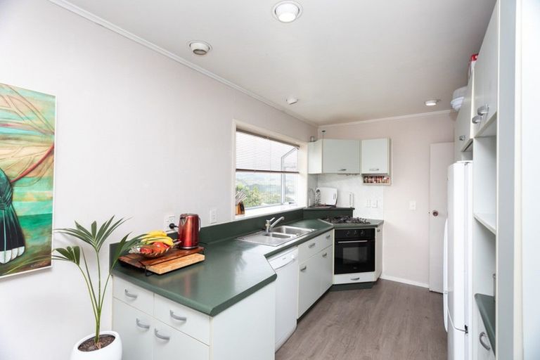 Photo of property in 8 Pennant Grove, Titahi Bay, Porirua, 5022