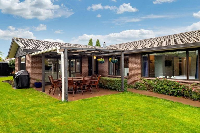 Photo of property in 30 Connemara Drive, Northwood, Christchurch, 8051