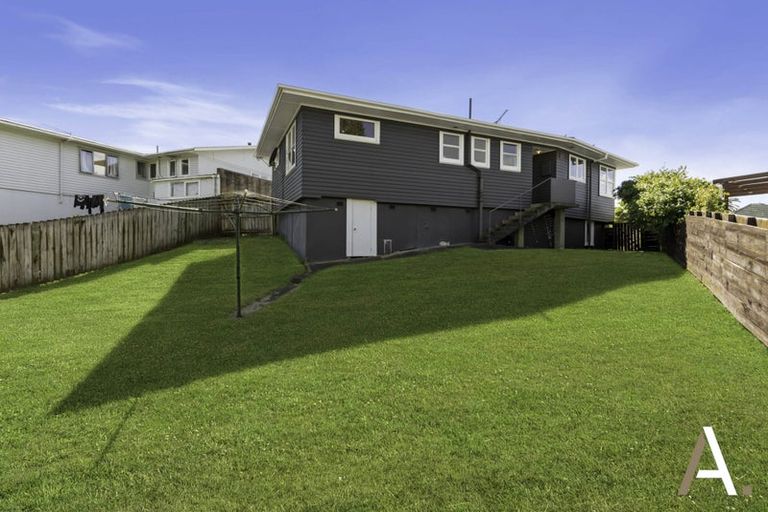 Photo of property in 80 La Trobe Street, Pakuranga Heights, Auckland, 2010