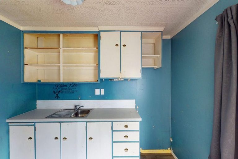 Photo of property in 48 Rangiora Street, Castlecliff, Whanganui, 4501
