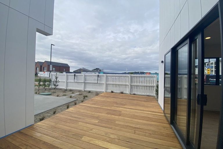 Photo of property in 1 Pukeko Road, Hobsonville, Auckland, 0616