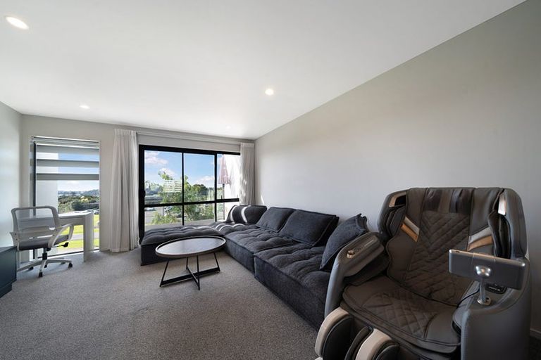 Photo of property in 34 Memorial Park Lane, Hobsonville, Auckland, 0618
