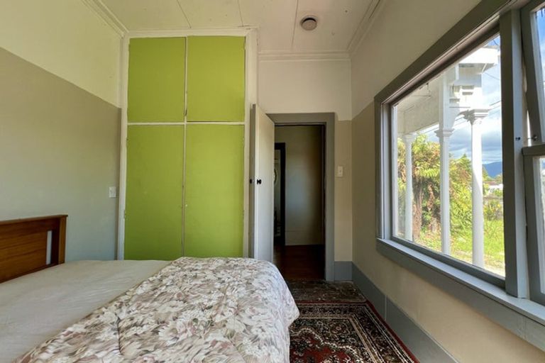 Photo of property in 31 Brougham Street, Westport, 7825