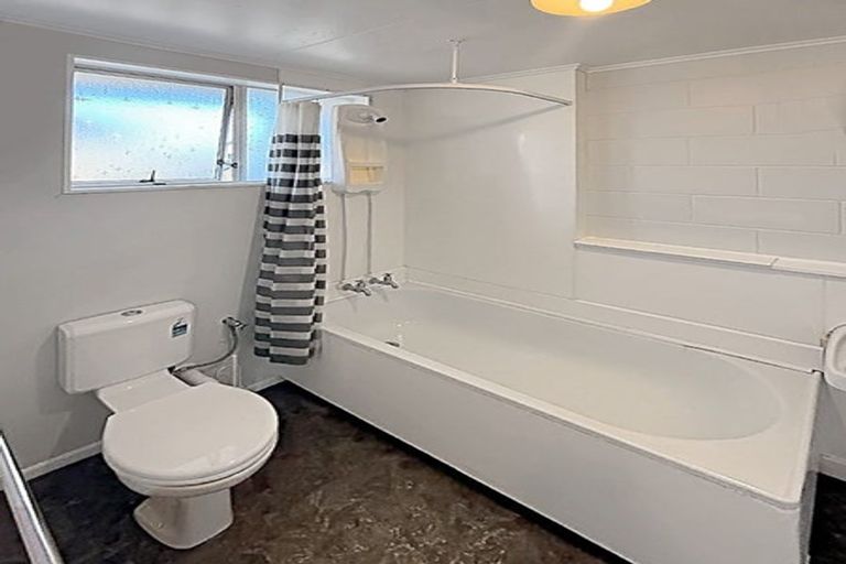 Photo of property in 46 Awamutu Grove, Waiwhetu, Lower Hutt, 5010
