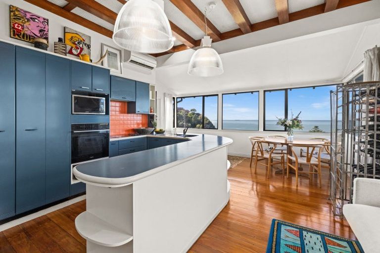 Photo of property in 18 Hukarere Road, Bluff Hill, Napier, 4110