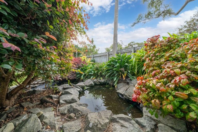 Photo of property in 64 Taylor Terrace, Tawa, Wellington, 5028