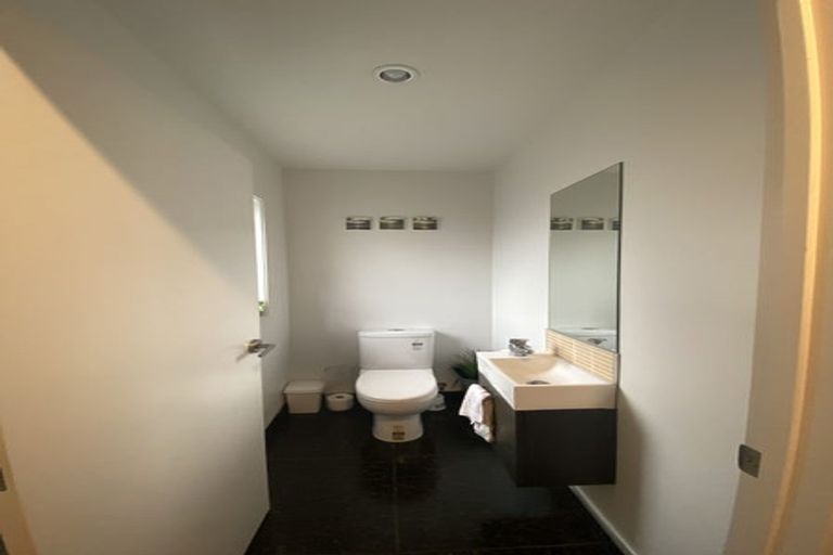 Photo of property in 1u5 June Place, Hamilton East, Hamilton, 3216