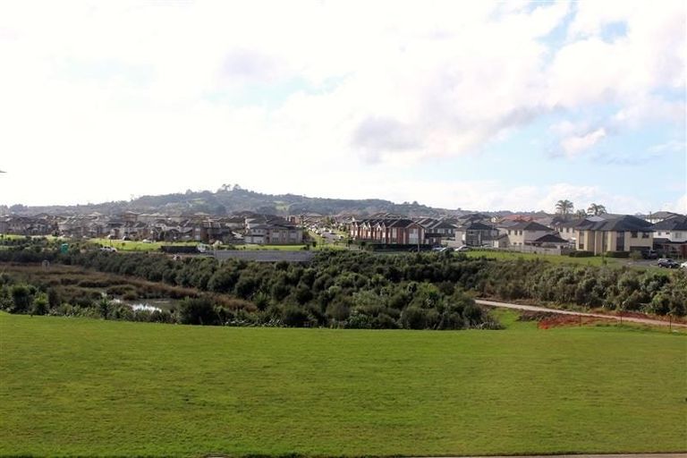 Photo of property in 48 Hughs Way, Flat Bush, Auckland, 2019