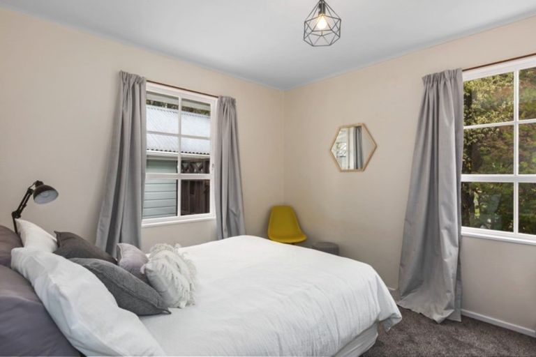 Photo of property in 52 Hicks Close, Whitby, Porirua, 5024
