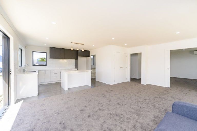 Photo of property in 1 Rangeview Drive, Kelvin Grove, Palmerston North, 4414