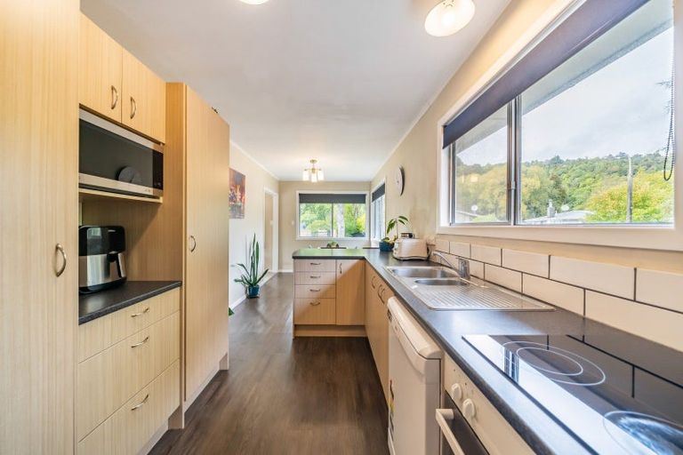 Photo of property in 25 Molloys Road, Te Marua, Upper Hutt, 5018