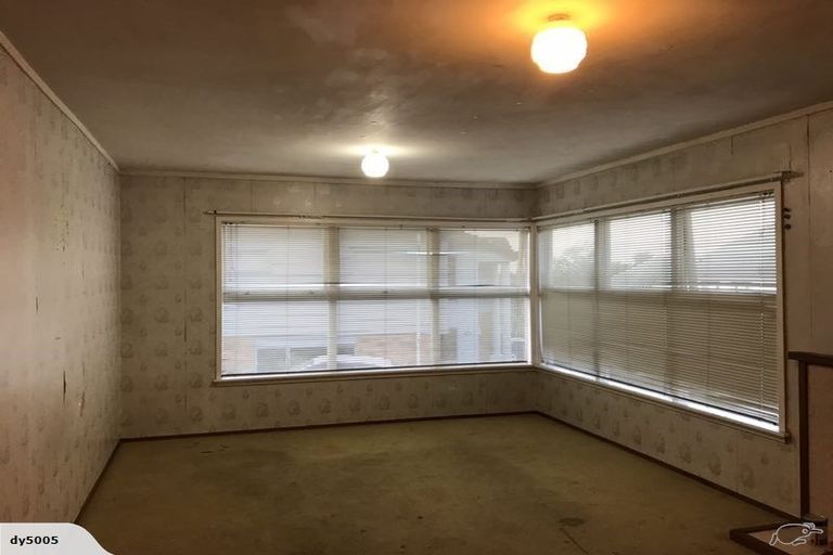 Photo of property in 29 Raleigh Road, Northcote, Auckland, 0627