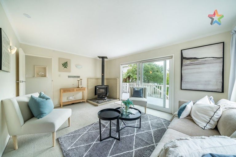 Photo of property in 102 Pinehaven Road, Pinehaven, Upper Hutt, 5019