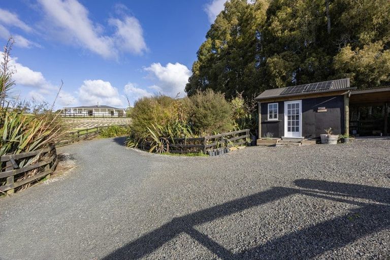 Photo of property in 93 Alf Access Road, Helensville, 0875
