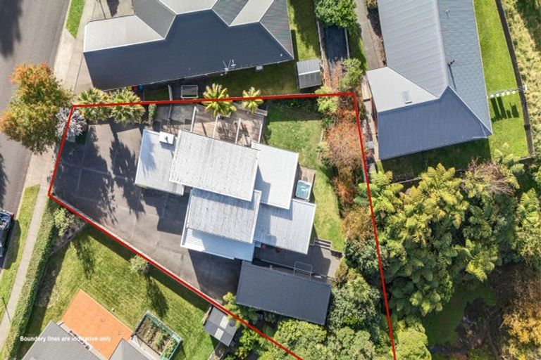 Photo of property in 13 Fernbrook Drive, Hurworth, New Plymouth, 4310