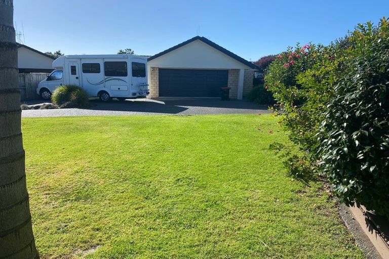 Photo of property in 16 Amery Place, Papamoa Beach, Papamoa, 3118