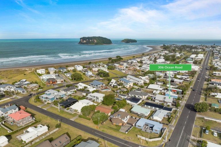 Photo of property in 306 Ocean Road, Whangamata, 3620