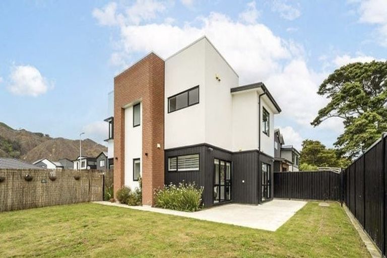 Photo of property in 68 Mawai Hakona Drive, Wallaceville, Upper Hutt, 5018