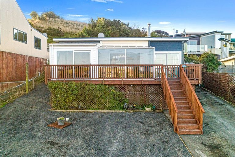 Photo of property in 1400 Taieri Mouth Road, Taieri Mouth, Brighton, 9091