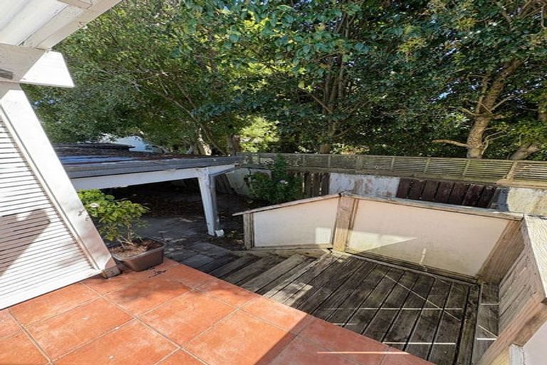 Photo of property in 1/144a Mcleod Road, Te Atatu South, Auckland, 0610