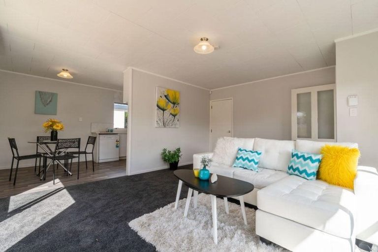 Photo of property in 25 Kervil Avenue, Te Atatu Peninsula, Auckland, 0610