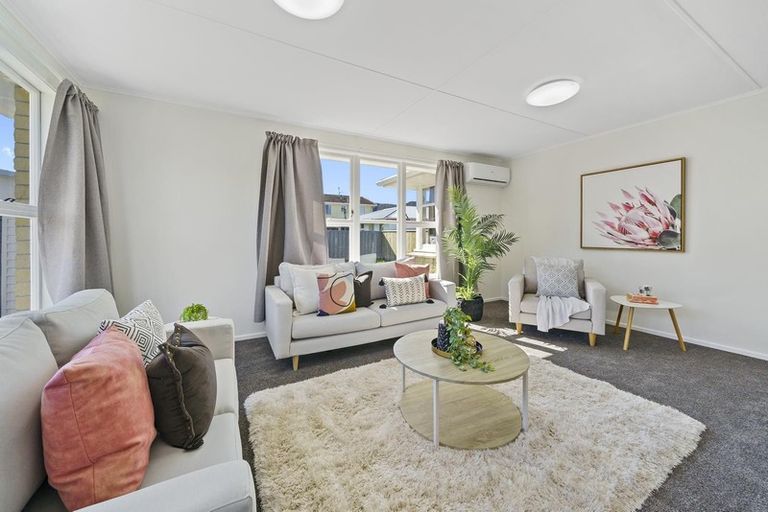 Photo of property in 5 Matthews Road, Wainuiomata, Lower Hutt, 5014