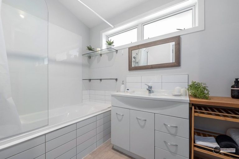 Photo of property in 136 Fraser Avenue, Johnsonville, Wellington, 6037