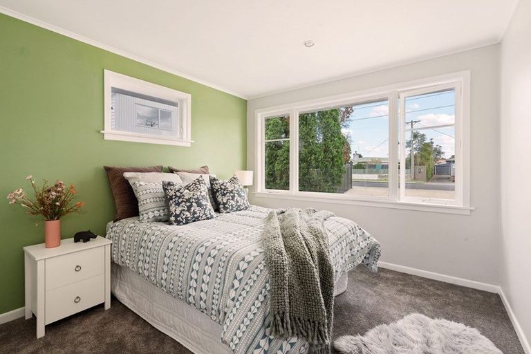 Photo of property in 13 Stokes Avenue, Te Atatu Peninsula, Auckland, 0610