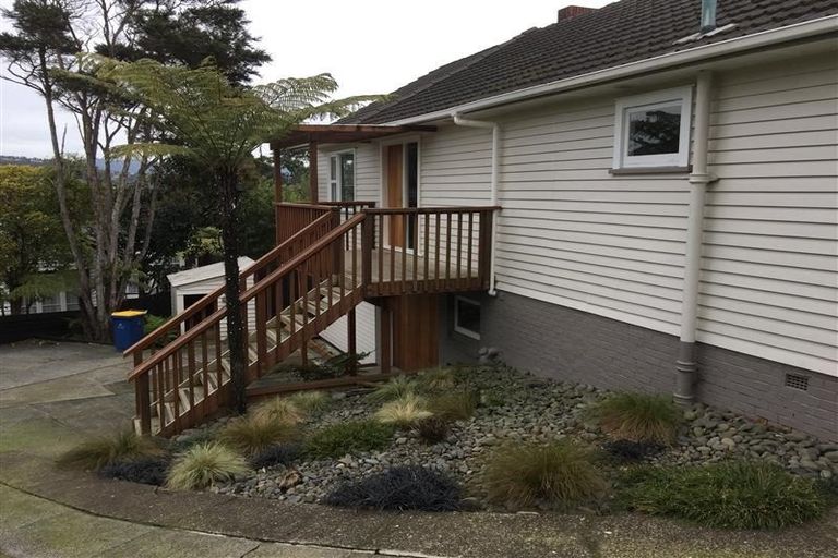 Photo of property in 42 Highland Avenue, Titirangi, Auckland, 0604