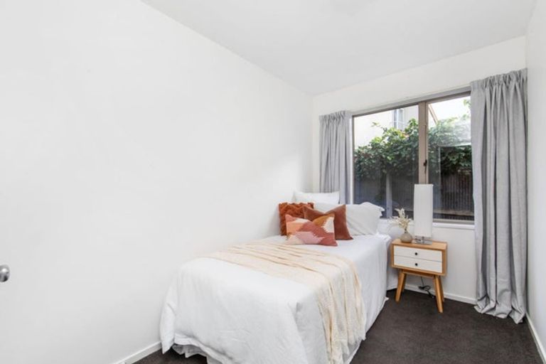 Photo of property in 17b Picton Avenue, Riccarton, Christchurch, 8011