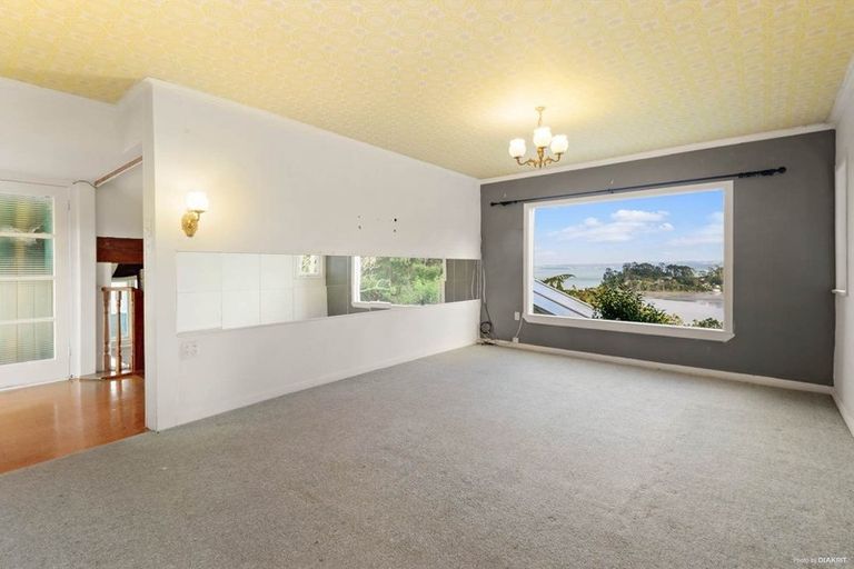 Photo of property in 741 South Titirangi Road, Titirangi, Auckland, 0604