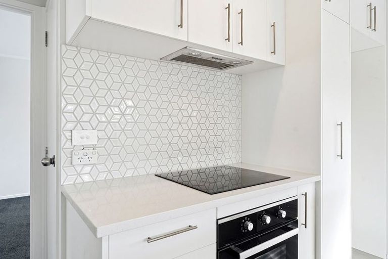 Photo of property in 2/222 Birkdale Road, Birkdale, Auckland, 0626