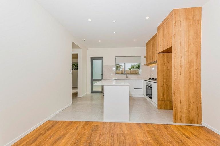 Photo of property in 31 Statesman Street, Henderson, Auckland, 0612