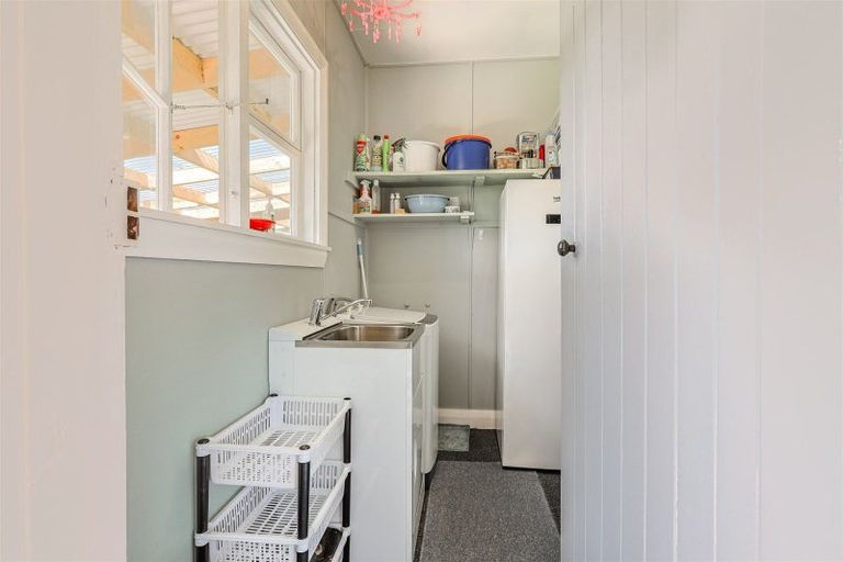 Photo of property in 25 Cobden Street, Westport, 7825