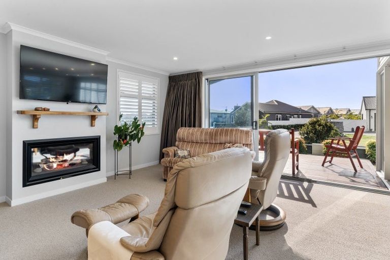 Photo of property in 14 Cassinia Close, Papamoa Beach, Papamoa, 3118