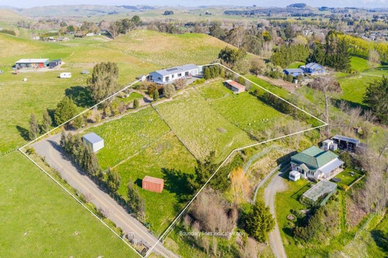 Photo of property in 89 Tiffen Lane, Waipawa, 4210