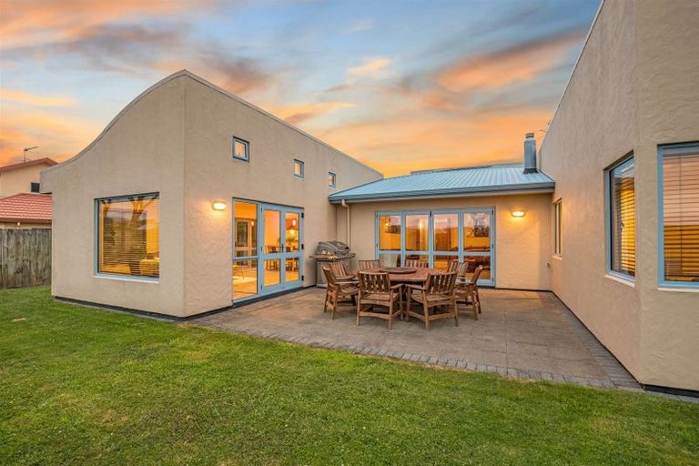 Photo of property in 60 Navigation Drive, Whitby, Porirua, 5024